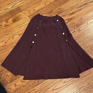 Elegant Burgundy Poncho With Gold Accent Buttons- One Size Fits All🖤BOGO